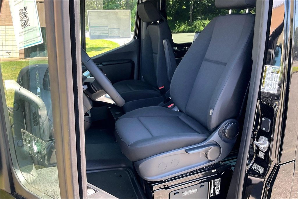 New 2026 Mercedes-Benz Sprinter 3500 image 9