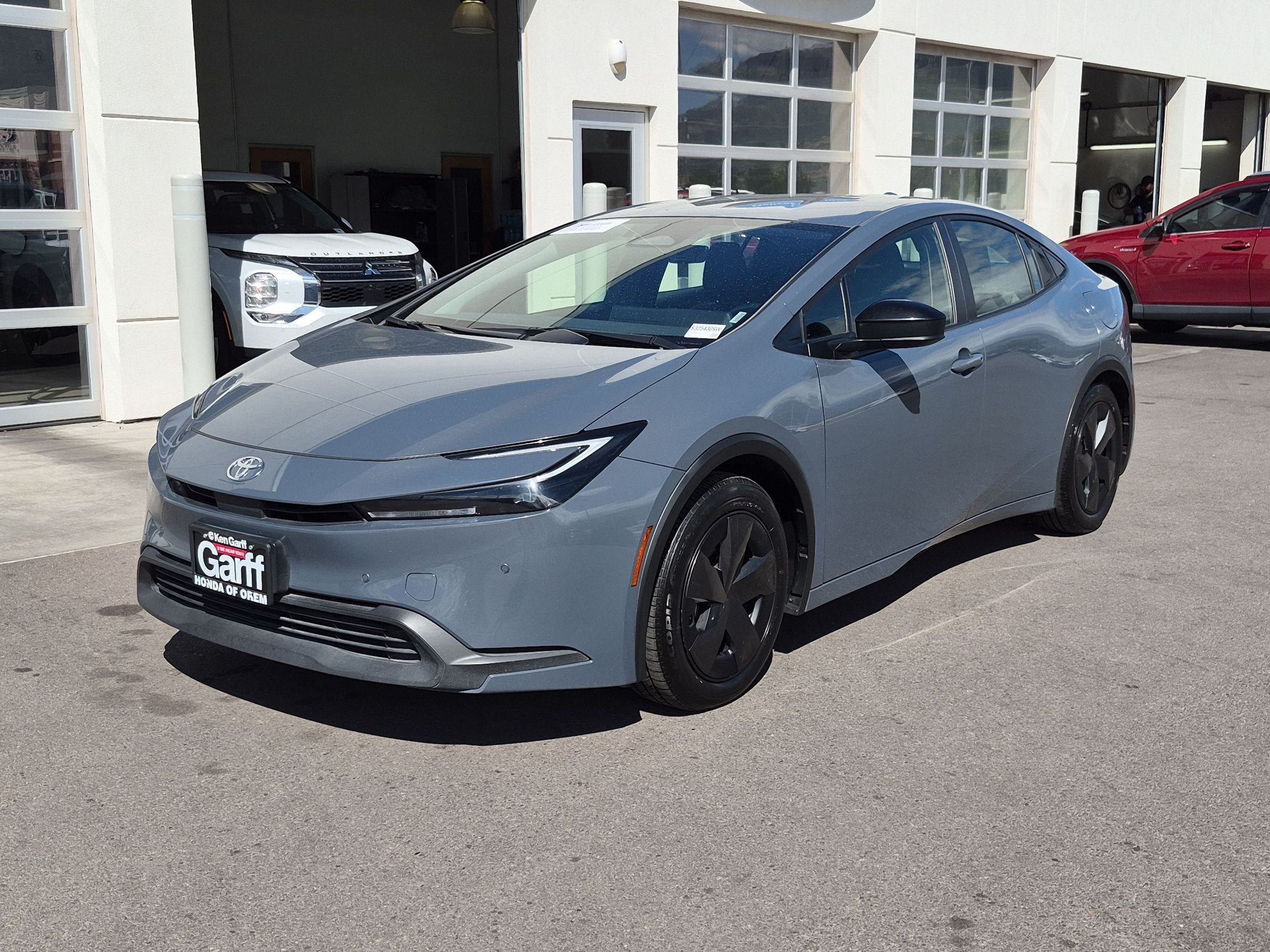 Used 2025 Toyota Prius LE FWD image 11
