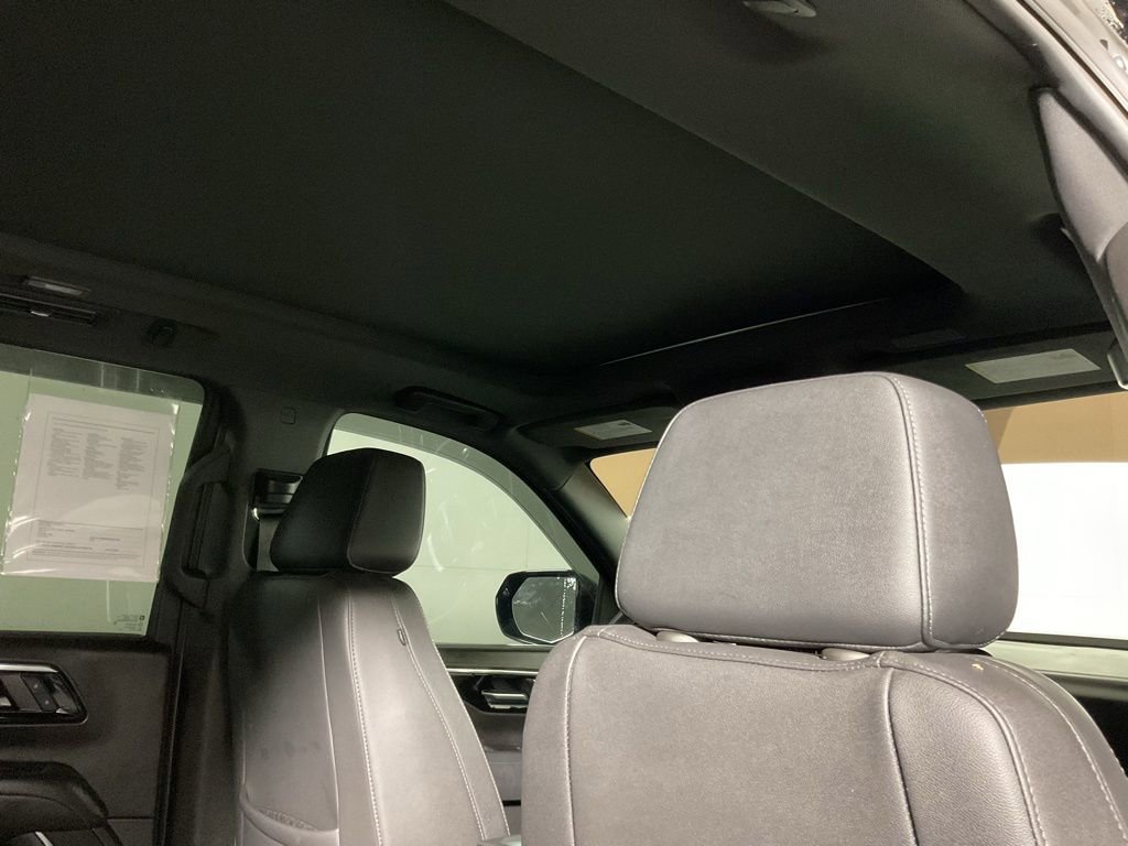 Used 2025 Chevrolet Tahoe Z71 w/ Comfort Package image 2