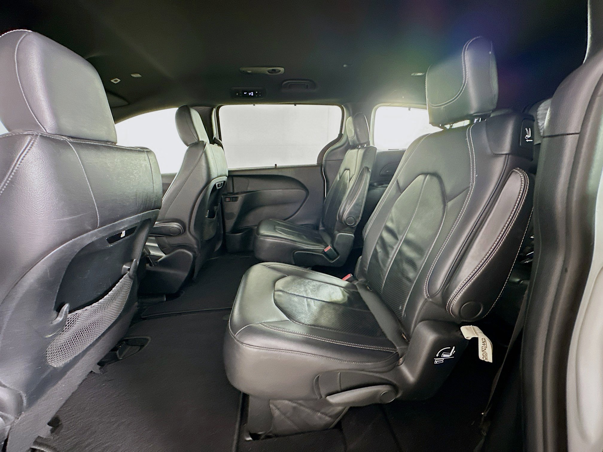 Used 2018 Chrysler Pacifica Touring-L w/ Premium Audio Group FWD image 28