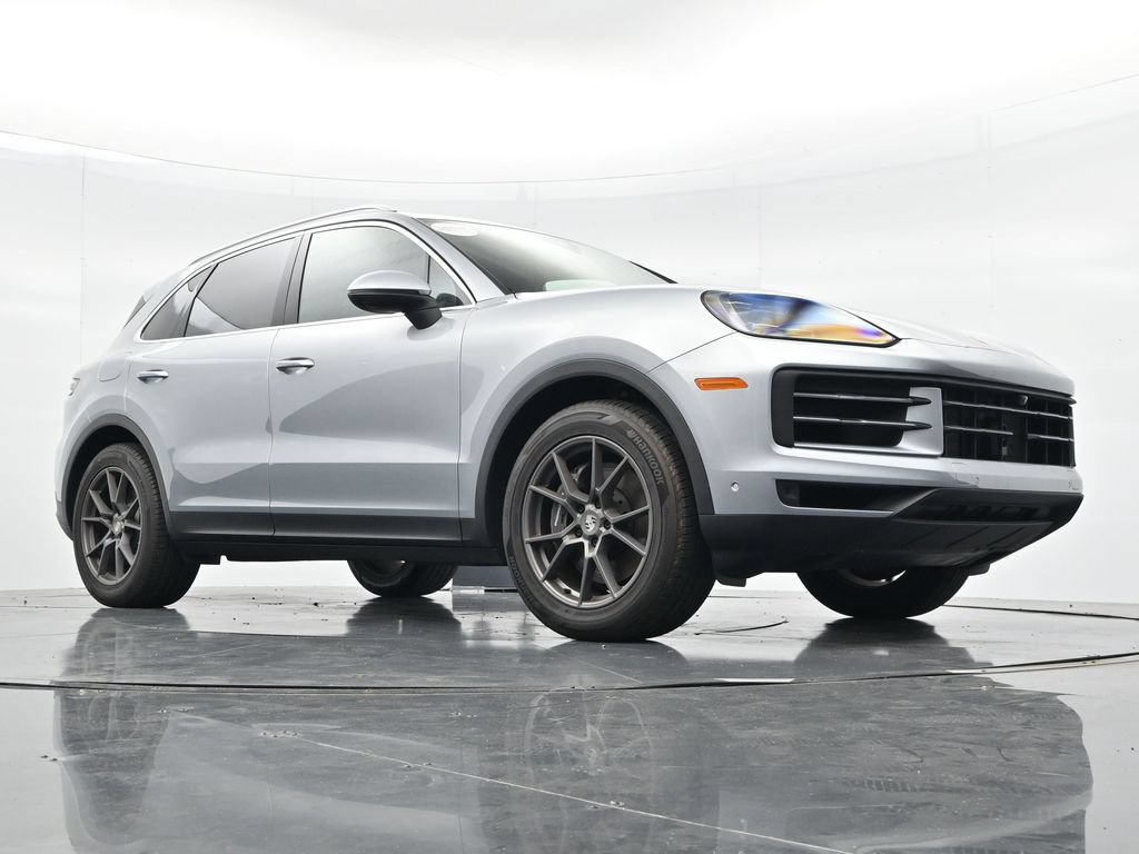 Certified 2025 Porsche Cayenne AWD/4WD image 22