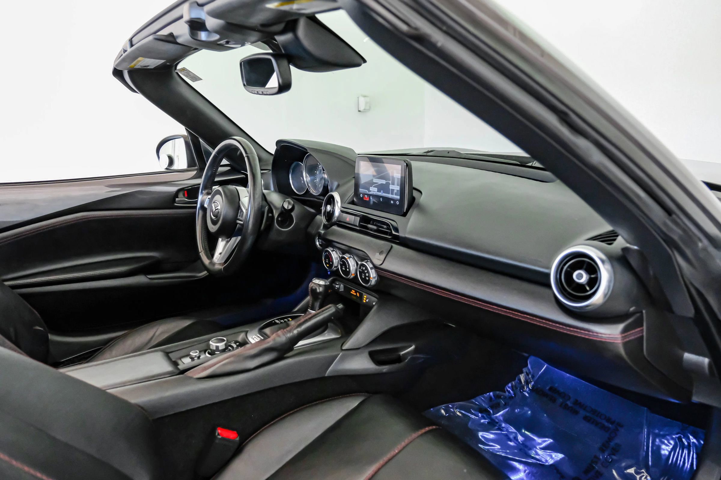 Used 2019 MAZDA MX-5 Miata RF Grand Touring image 11