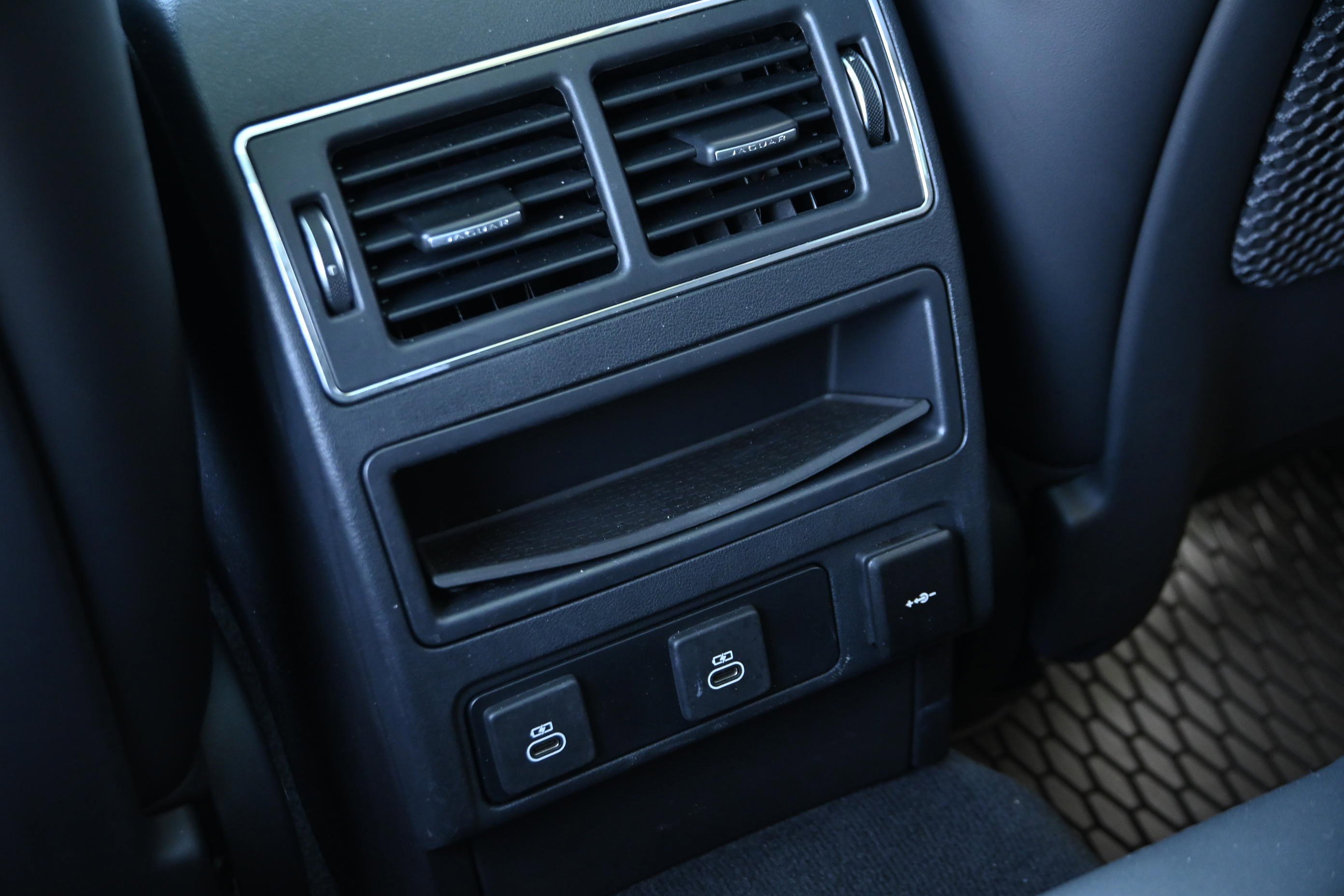 Used 2025 Jaguar F-PACE R-Dynamic S image 30