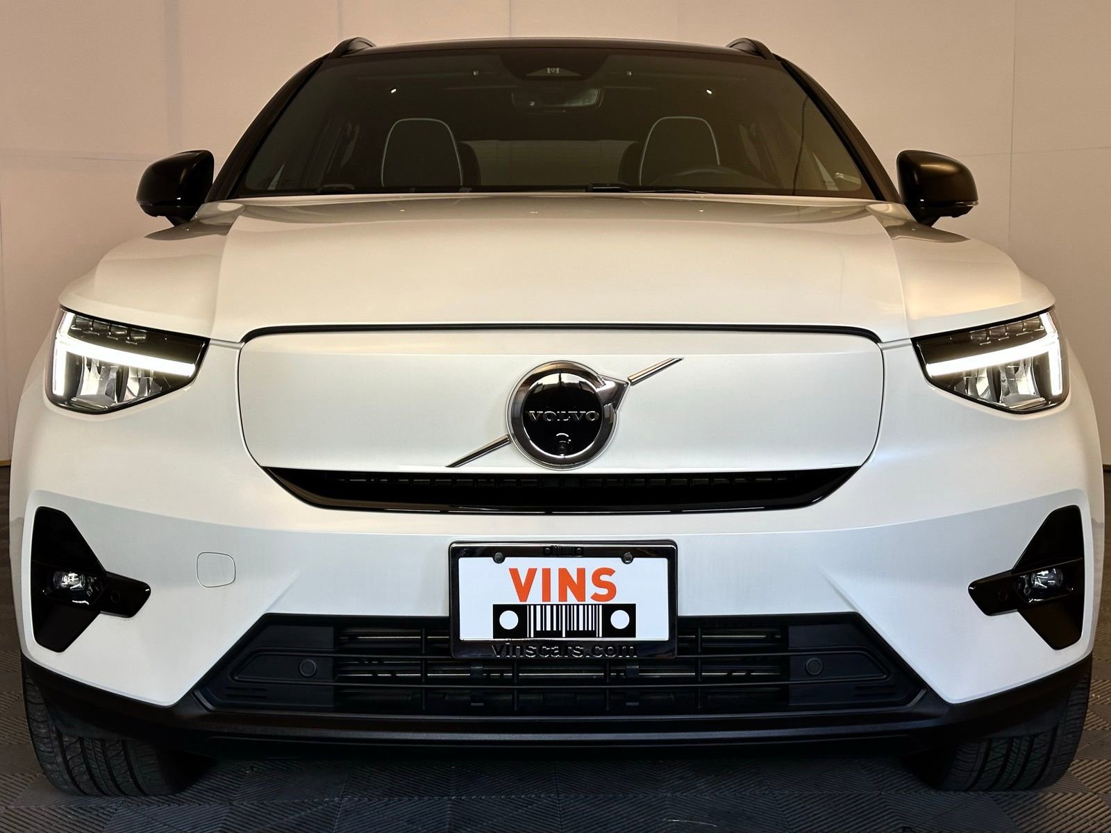 Used 2023 Volvo XC40 Recharge Plus image 22