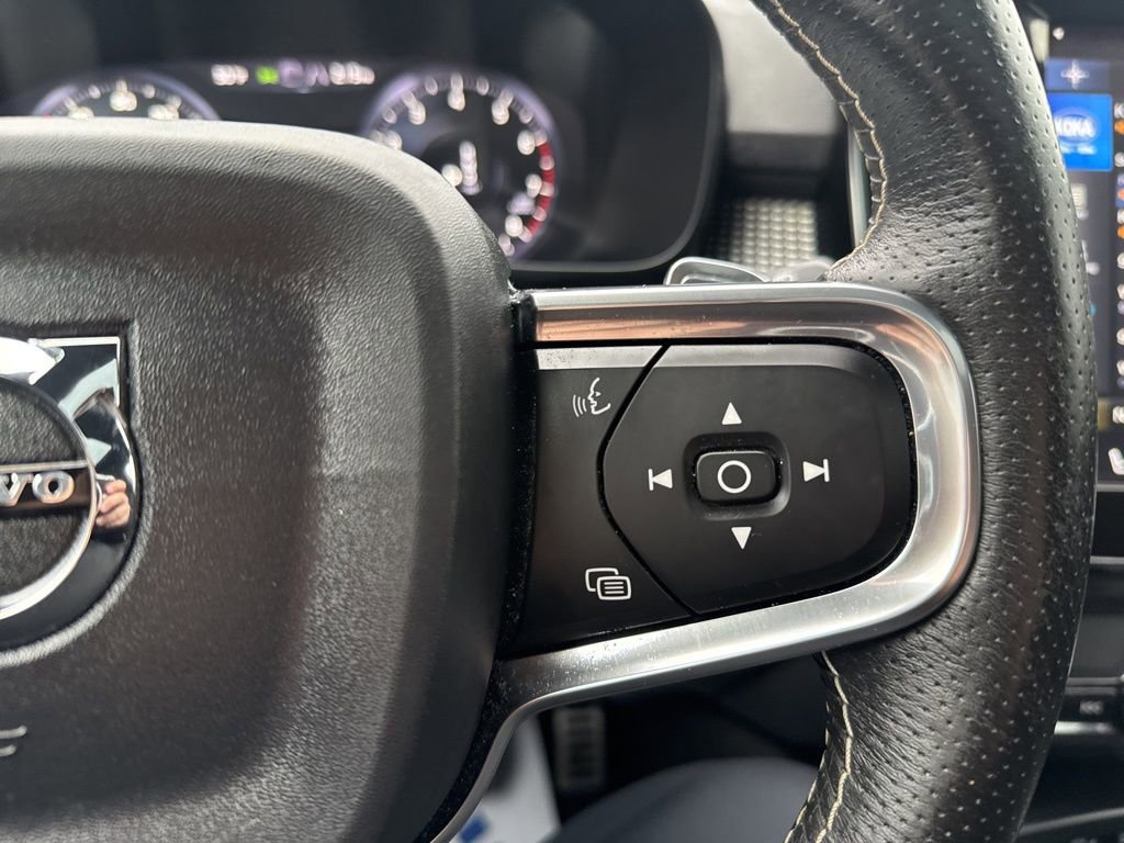 Used 2019 Volvo XC40 T5 R-Design image 19