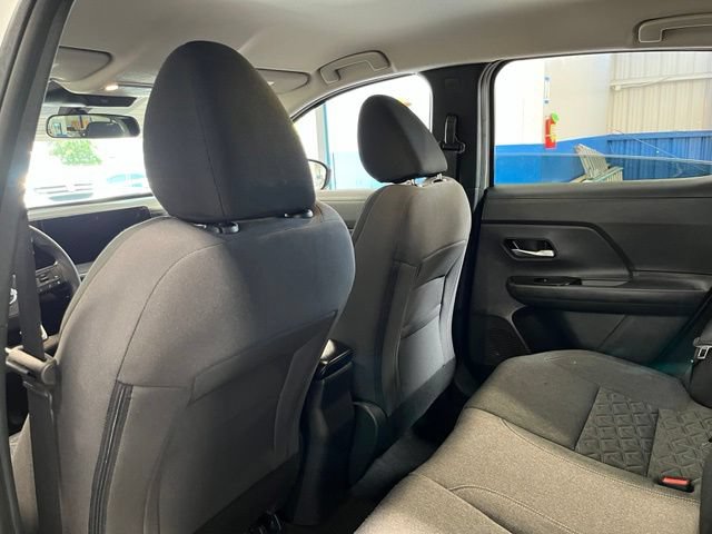 Used 2025 Nissan Kicks SV FWD image 17