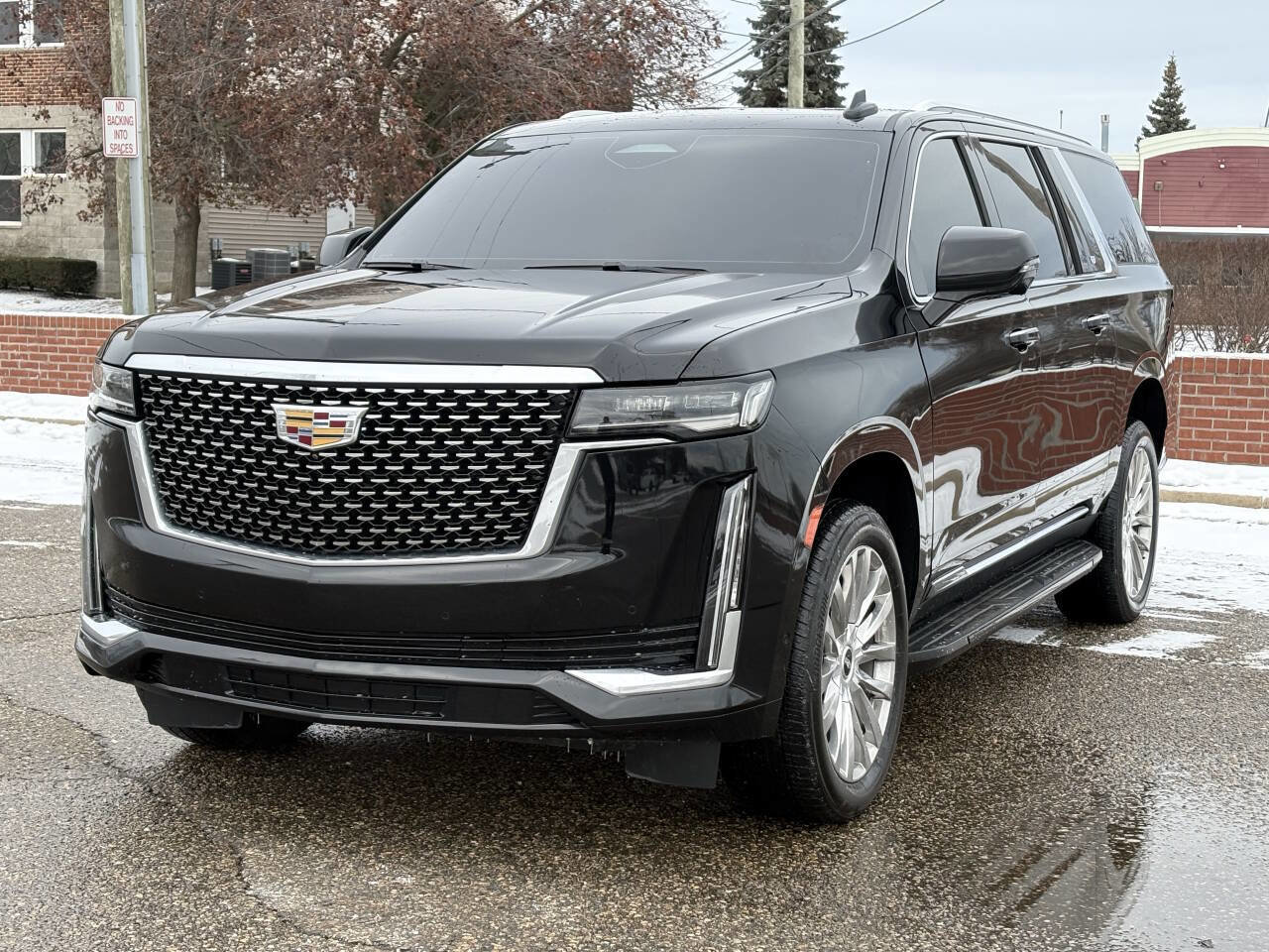 Used 2021 Cadillac Escalade ESV Premium Luxury image 4