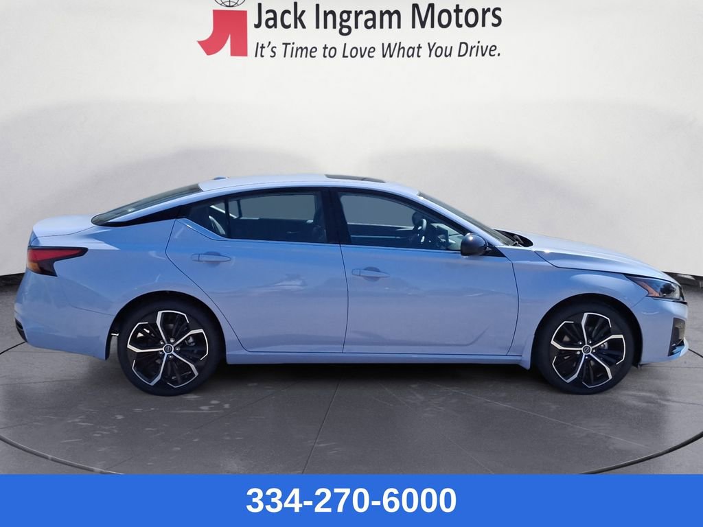 New 2025 Nissan Altima 2.5 SR w/ SR Premium Package image 6