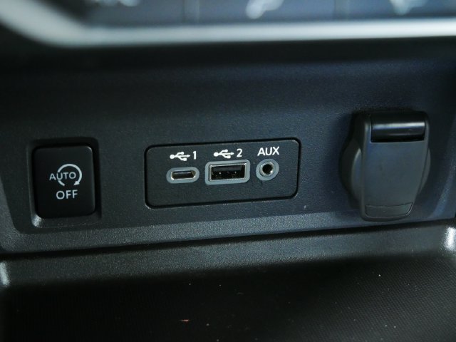 Used 2025 Nissan Sentra SV FWD image 27