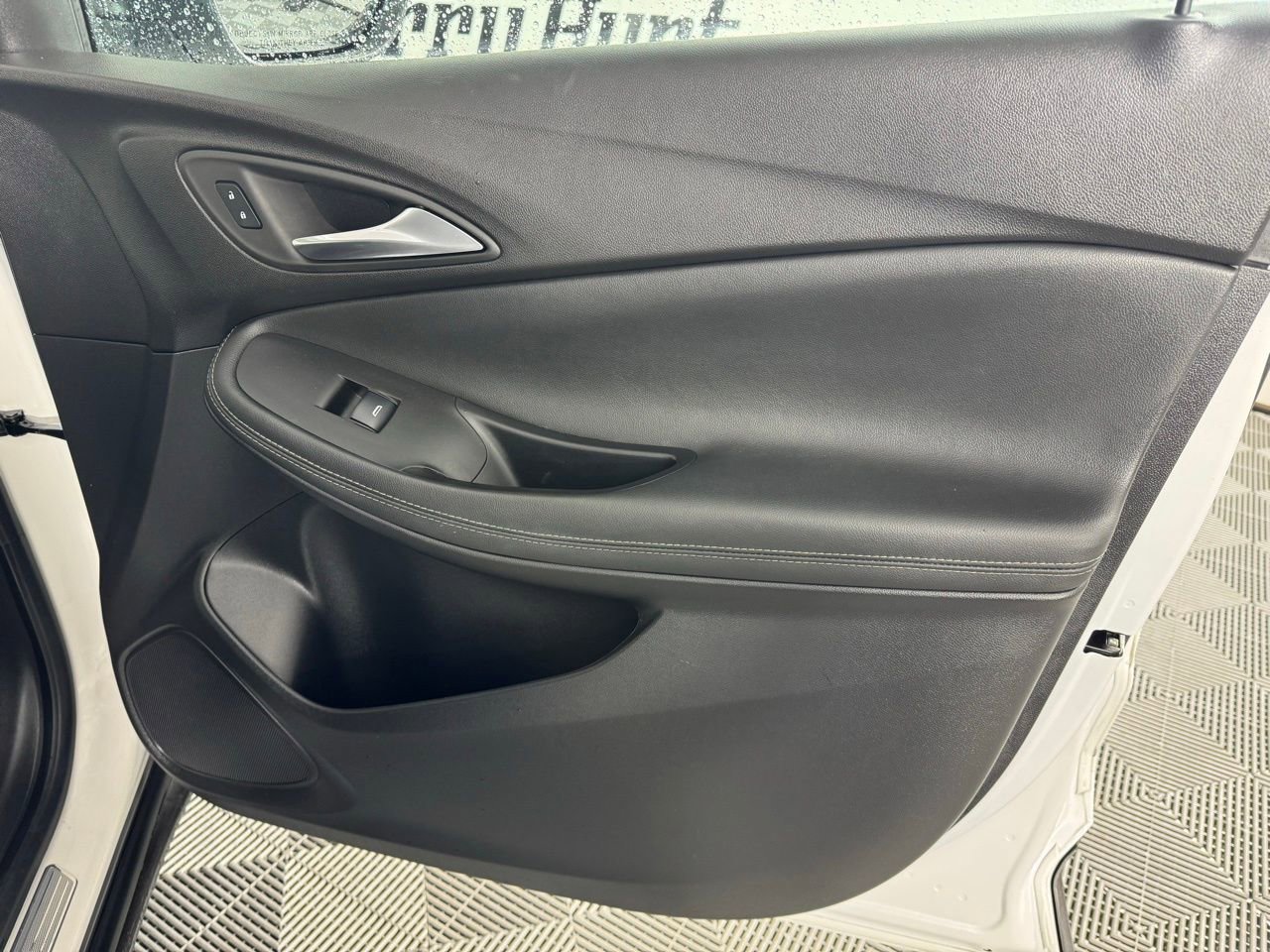 Used 2023 Buick Encore GX Essence w/ Experience Buick Package image 33