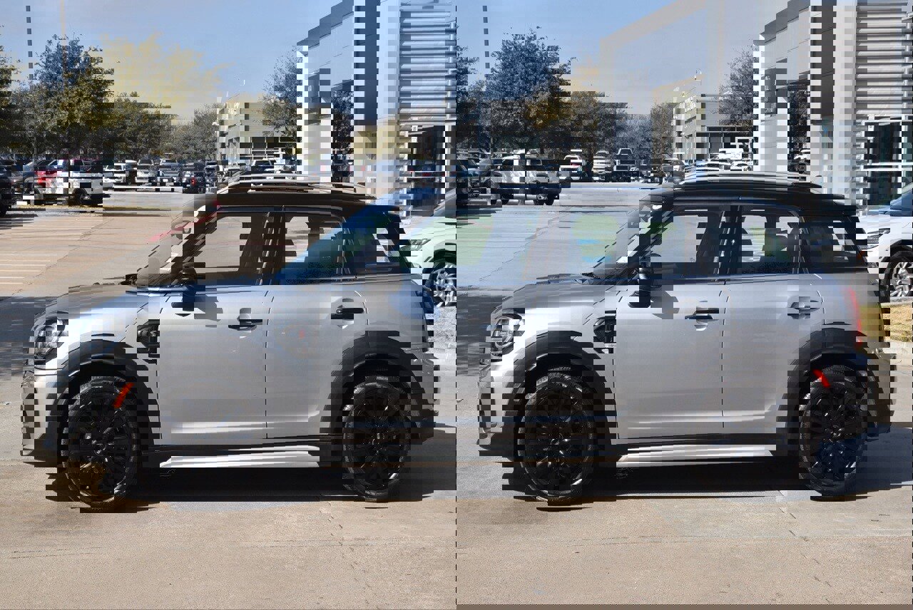 Used 2024 MINI Cooper Countryman S w/ Premium Package image 12