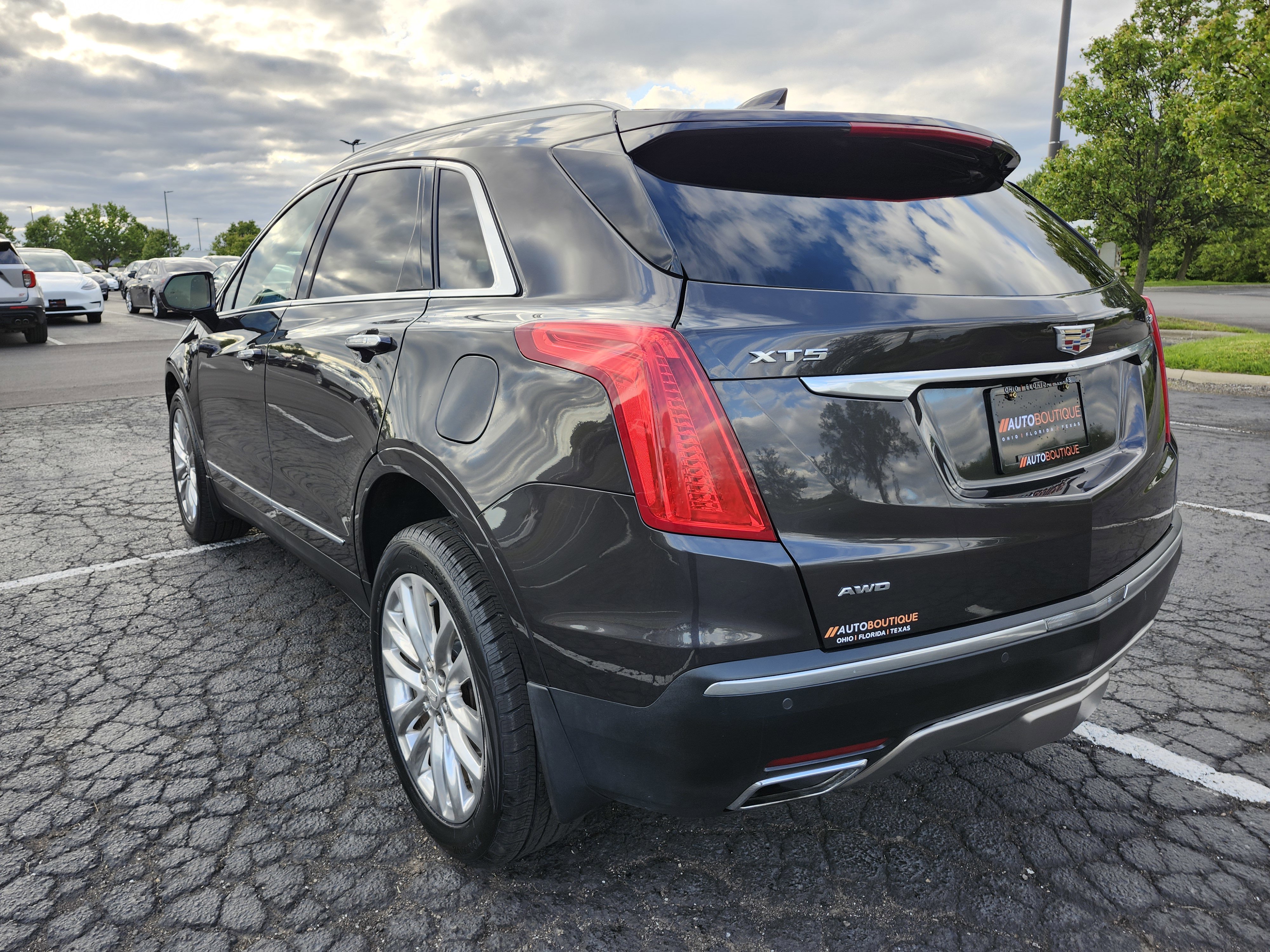 Used 2017 Cadillac XT5 Platinum AWD/4WD image 18