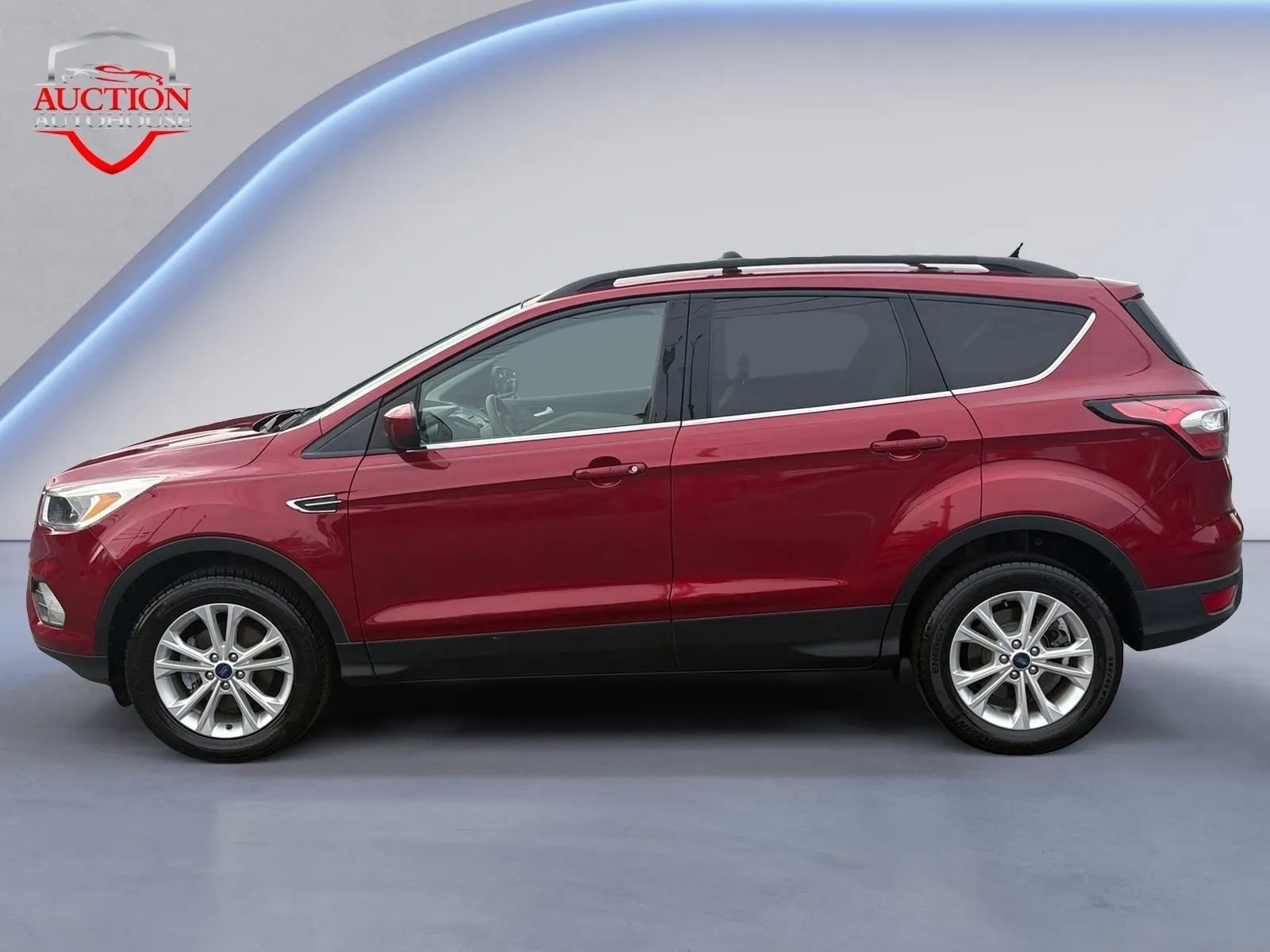 Used 2018 Ford Escape SE image 2
