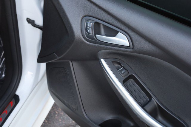 Used 2017 Ford Focus ST w/ Equipment Group 401A FWD image 41