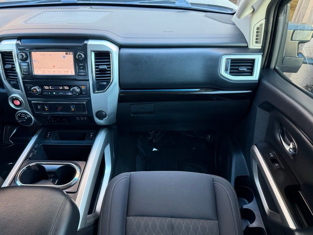 Used 2019 Nissan Titan SV w/ SV Convenience Package image 24