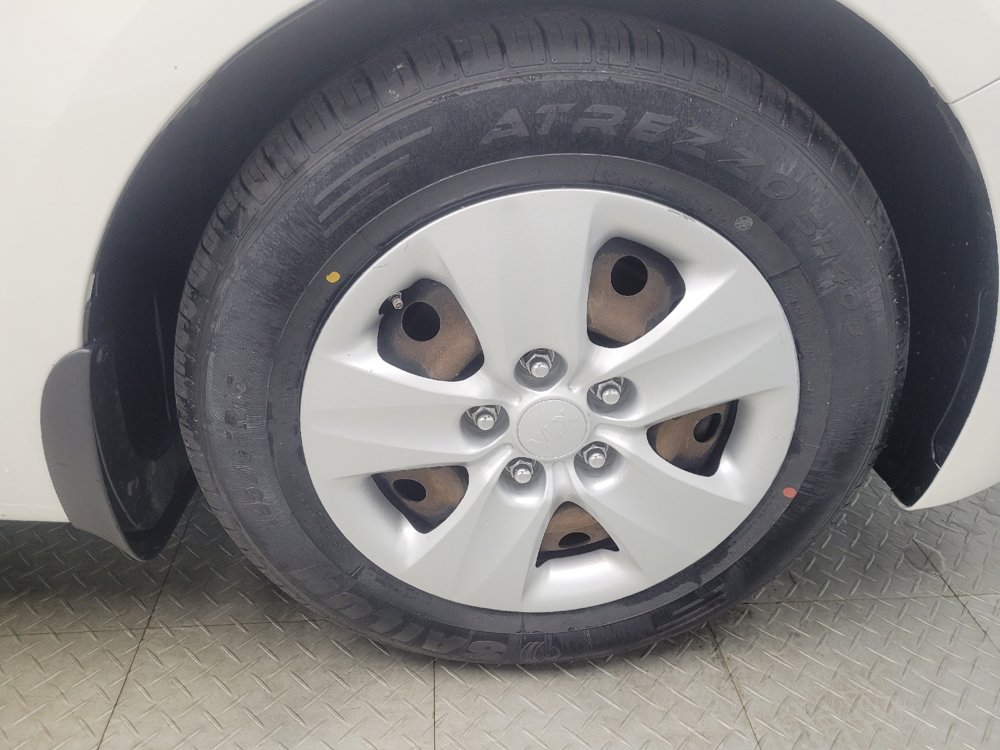 Used 2017 Kia Forte LX FWD image 31