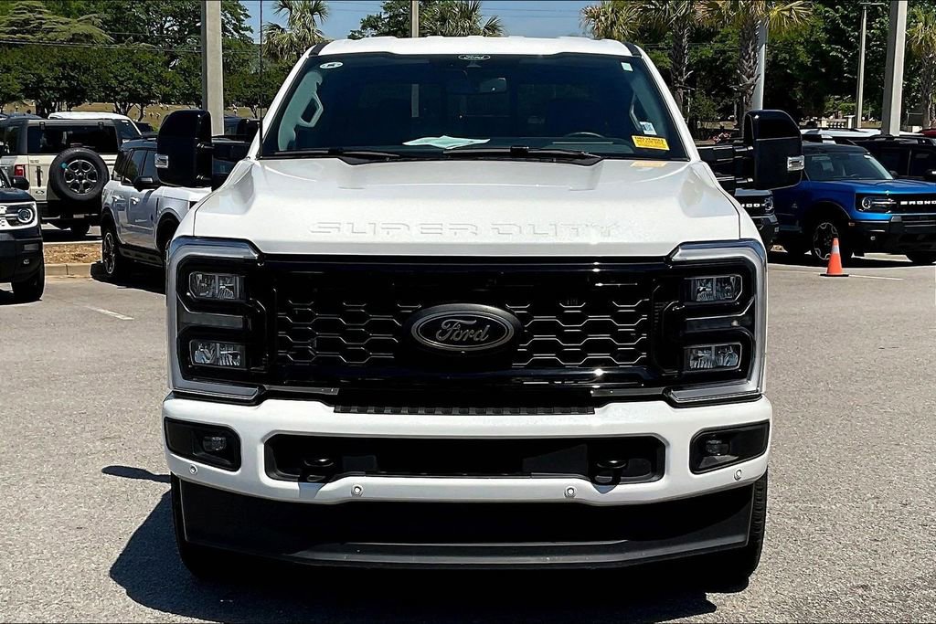 Used 2025 Ford F350 Lariat w/ Lariat Ultimate Package image 3