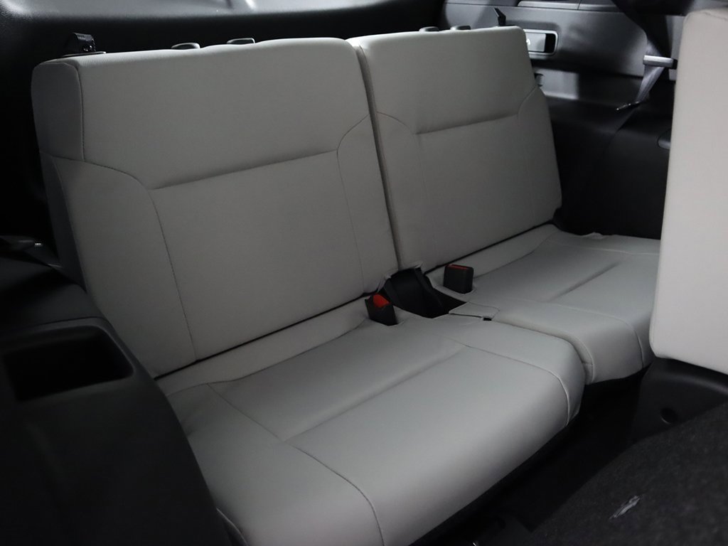 New 2025 Mitsubishi Outlander AWD image 39