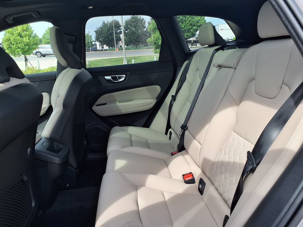 New 2026 Volvo XC60 B5 Plus w/ Protection Package Premier AWD/4WD image 16