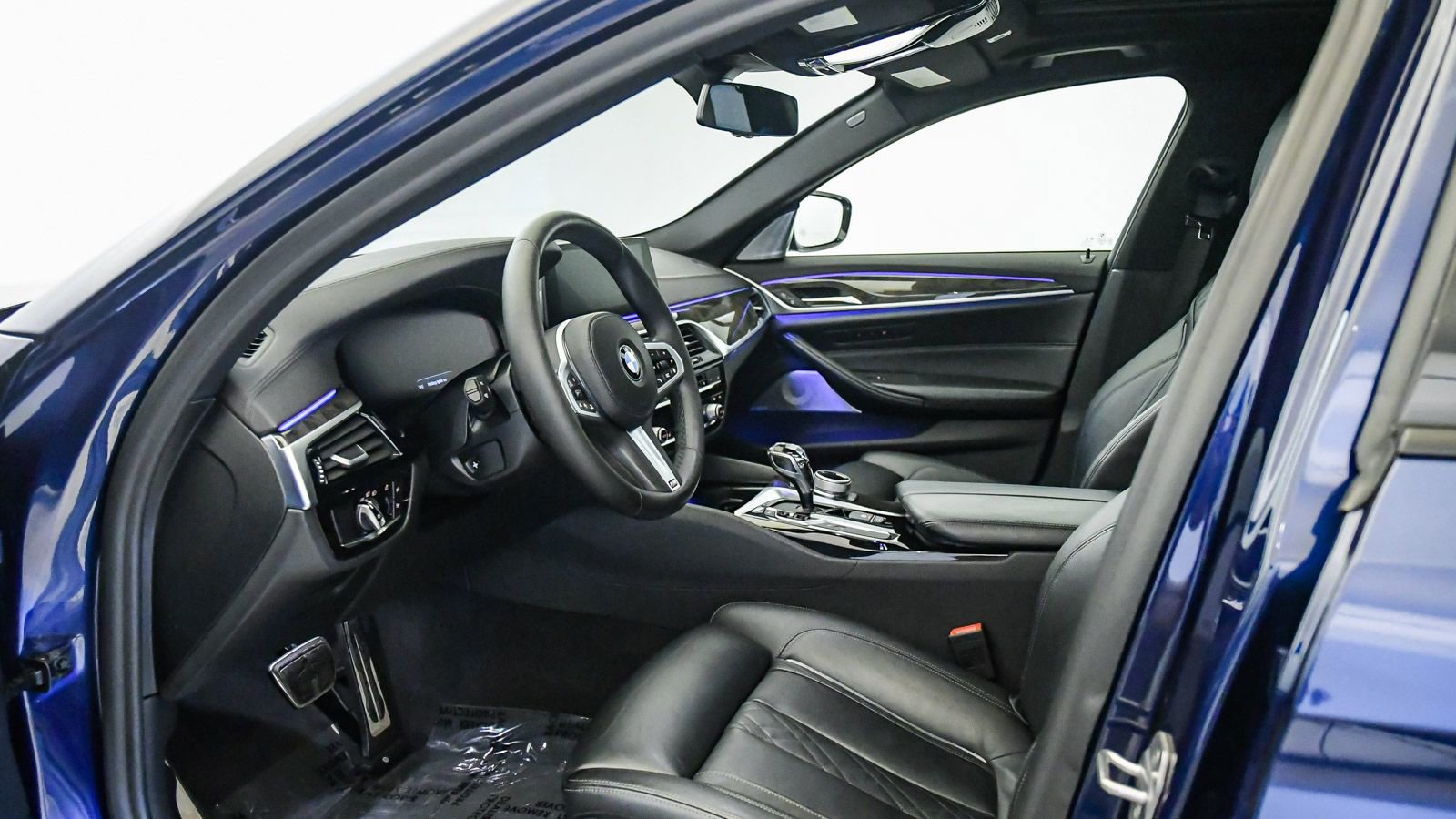 Used 2020 BMW M550i xDrive w/ Executive Package image 22