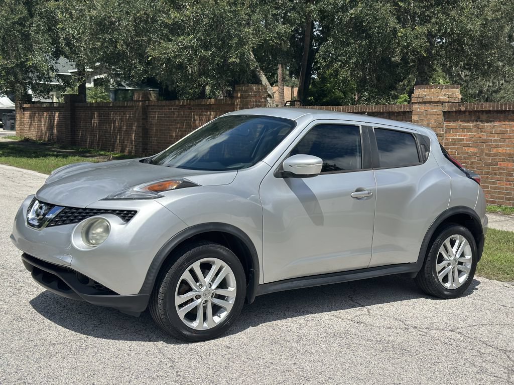 Used 2017 Nissan Juke S FWD image 1