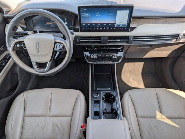 Used 2023 Lincoln Corsair Reserve w/ Equipment Group 201A image 5