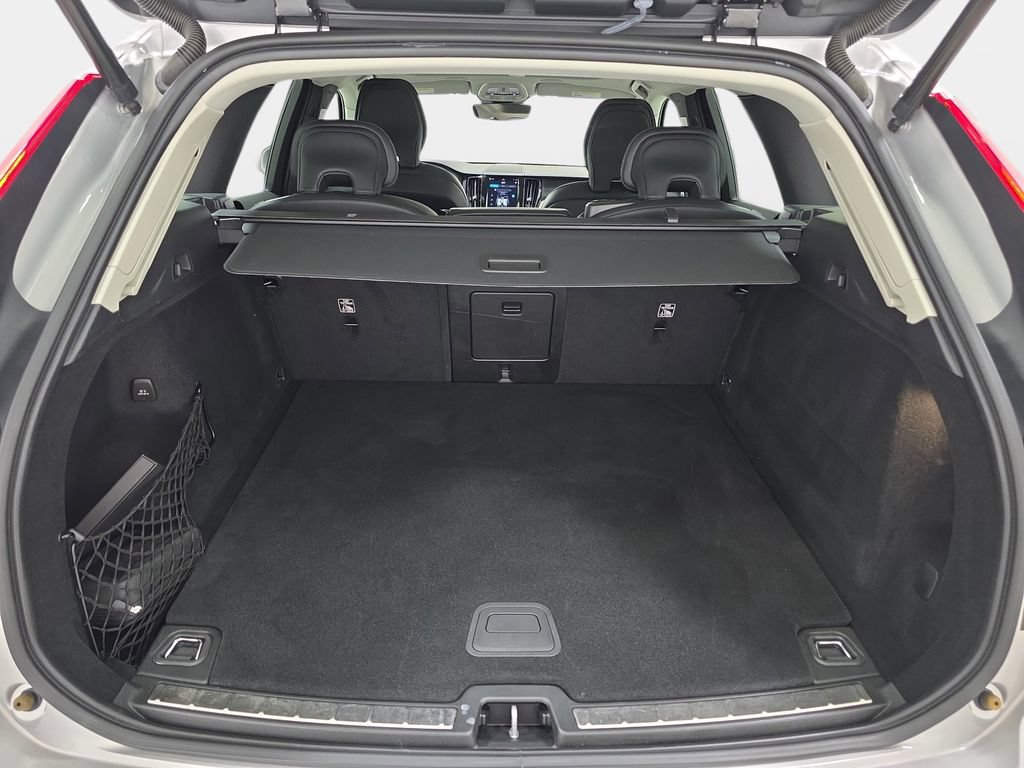 Used 2022 Volvo XC60 B5 Inscription w/ Advanced Package AWD/4WD image 33