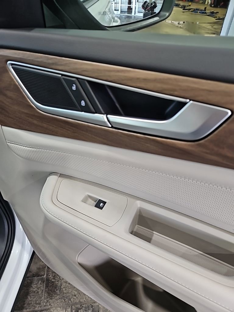 New 2026 Volkswagen Atlas SE image 12