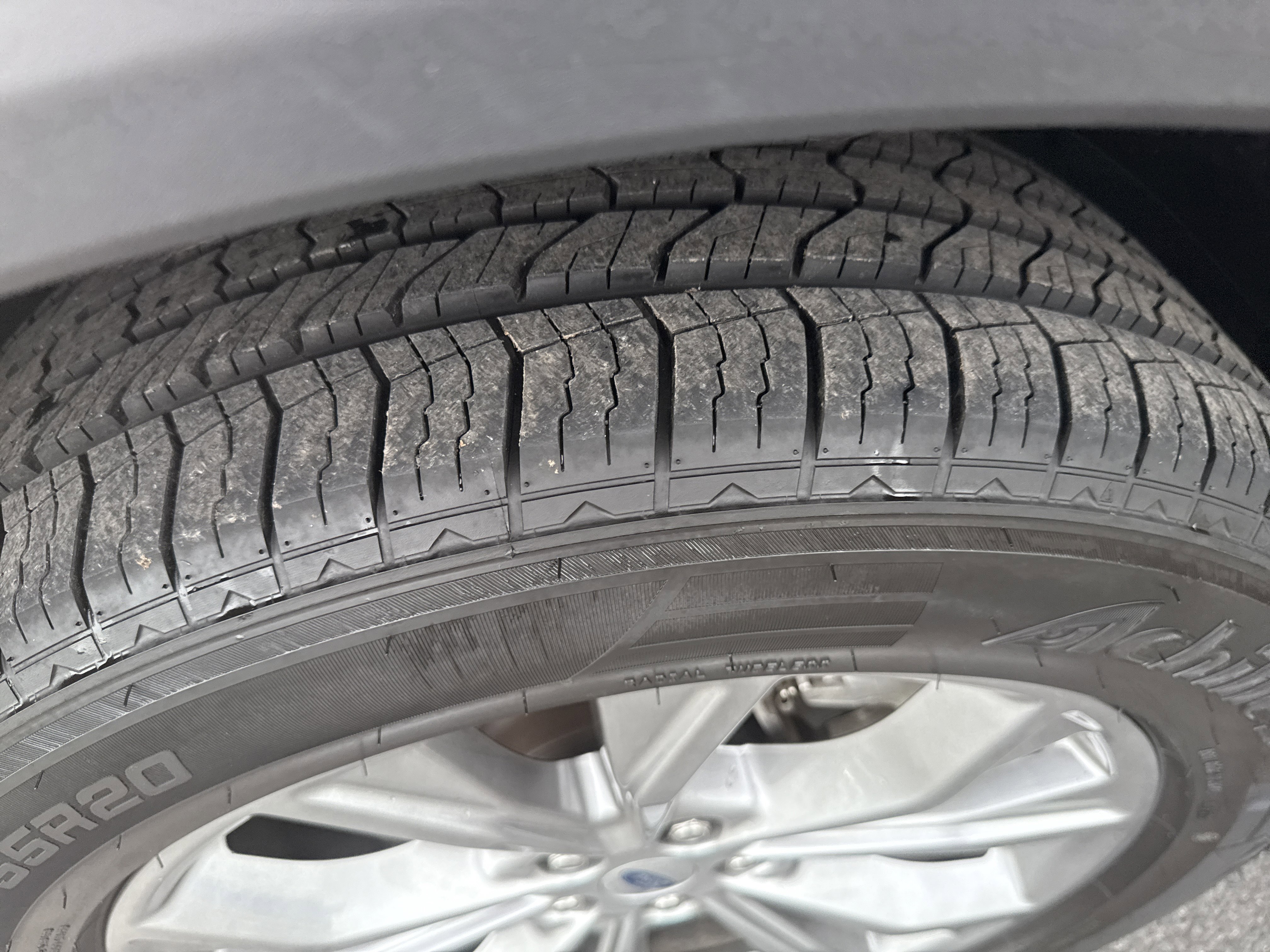 Used 2023 Ford Explorer Limited image 10