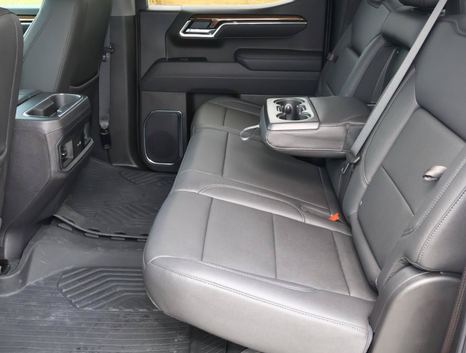 Used 2025 Chevrolet Silverado 1500 LT Trail Boss w/ LT Trail Boss Premium Package AWD/4WD image 21