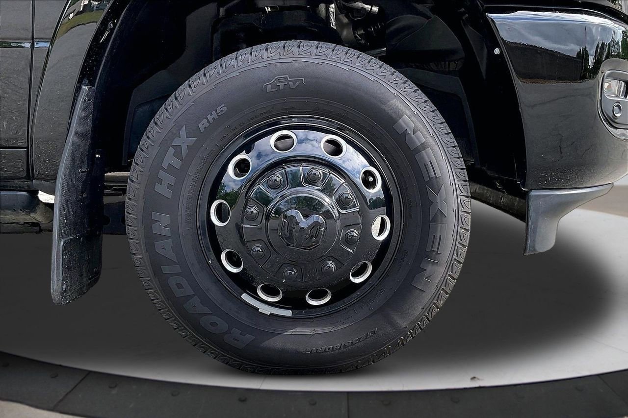 Used 2026 RAM 3500 Limited AWD/4WD image 37