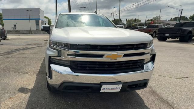 Used 2020 Chevrolet Silverado 1500 LT AWD/4WD image 3