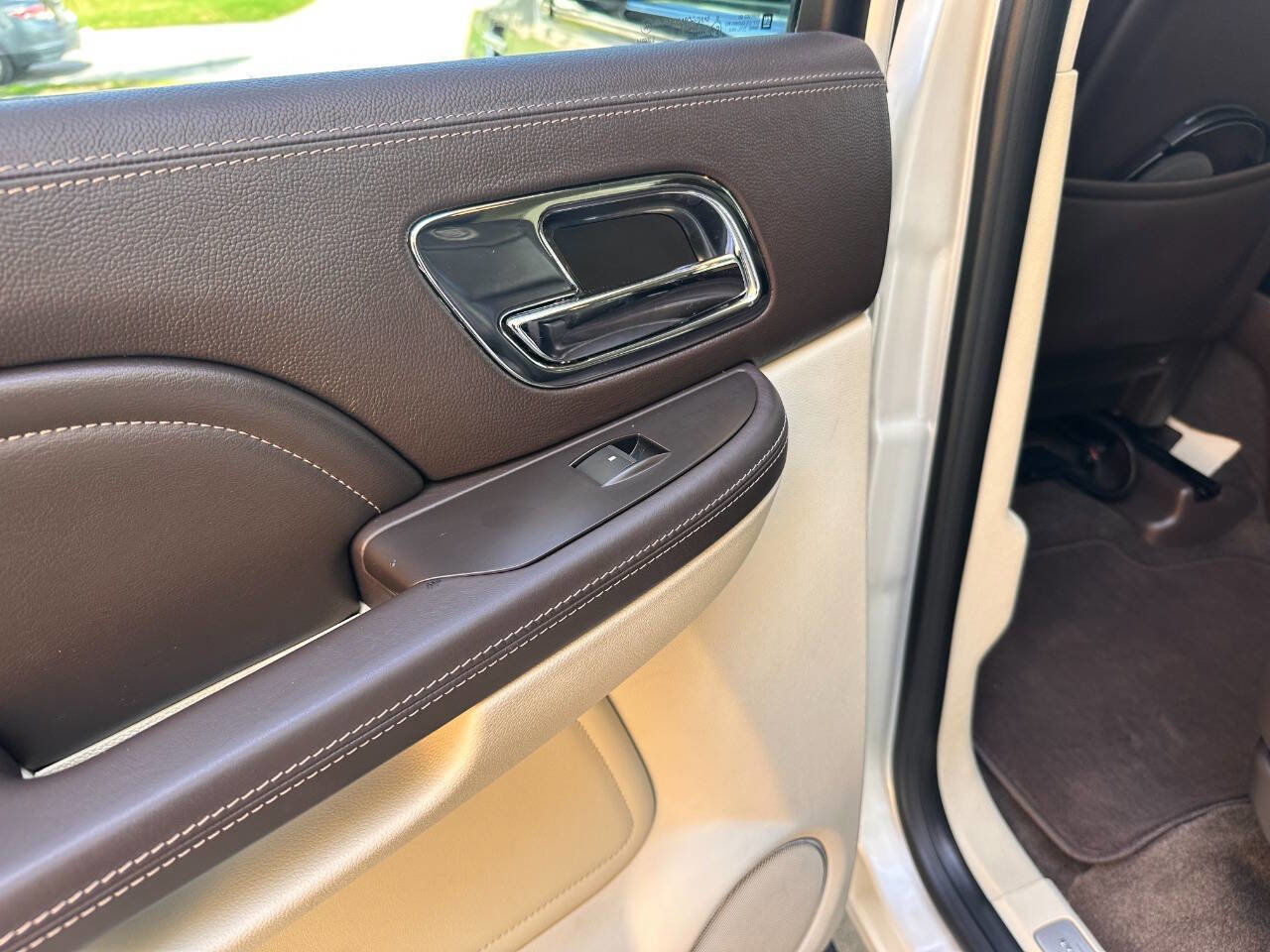 Used 2011 Cadillac Escalade Platinum image 64