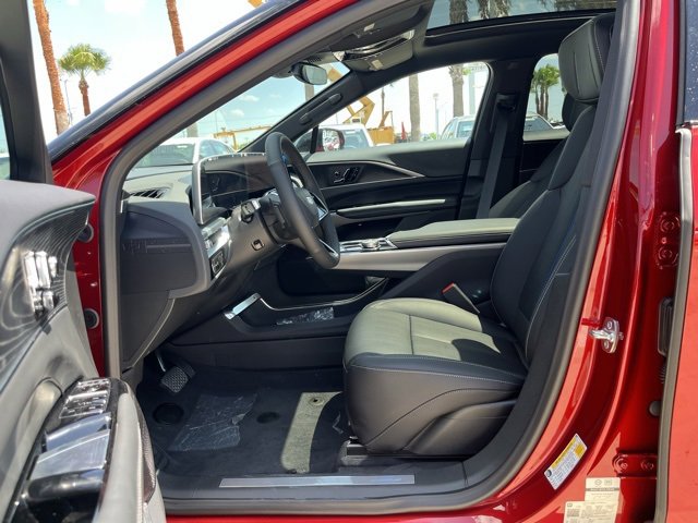 New 2025 Cadillac Lyriq Luxury image 12