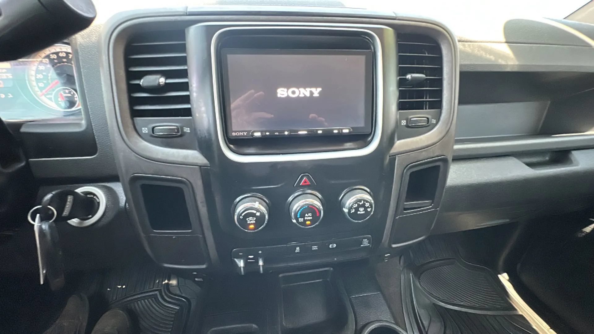 Used 2013 RAM 2500 Tradesman w/ Chrome Appearance Group AWD/4WD image 17