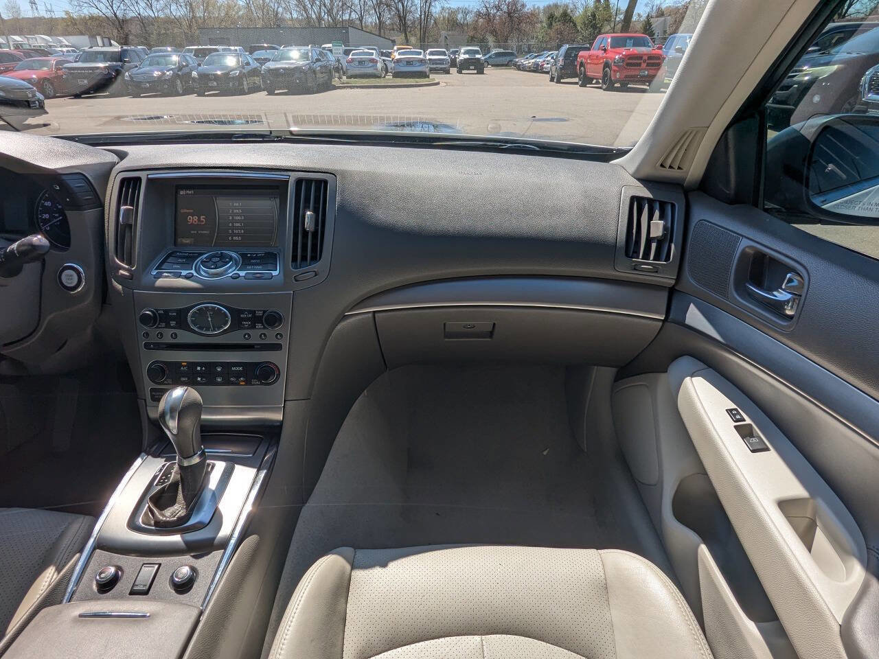 Used 2015 INFINITI Q40 AWD w/ Moonroof Package image 17