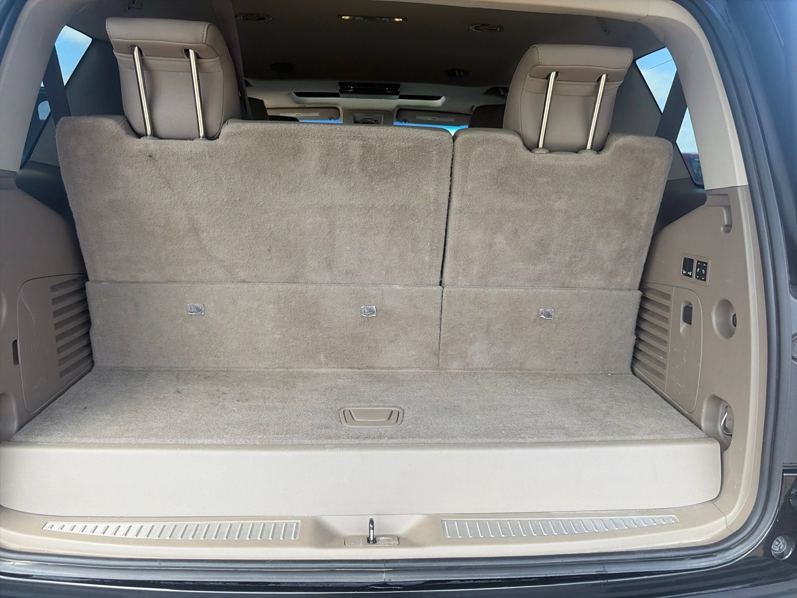 Used 2019 Chevrolet Tahoe Premier AWD/4WD image 26