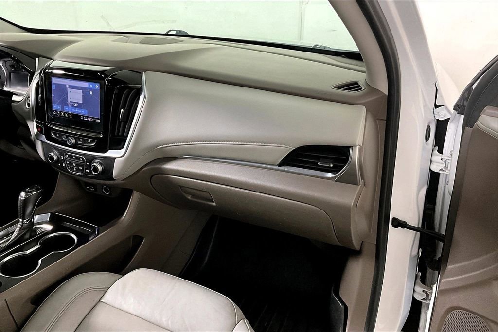 Used 2020 Chevrolet Traverse LT w/ LT Premium Package image 16