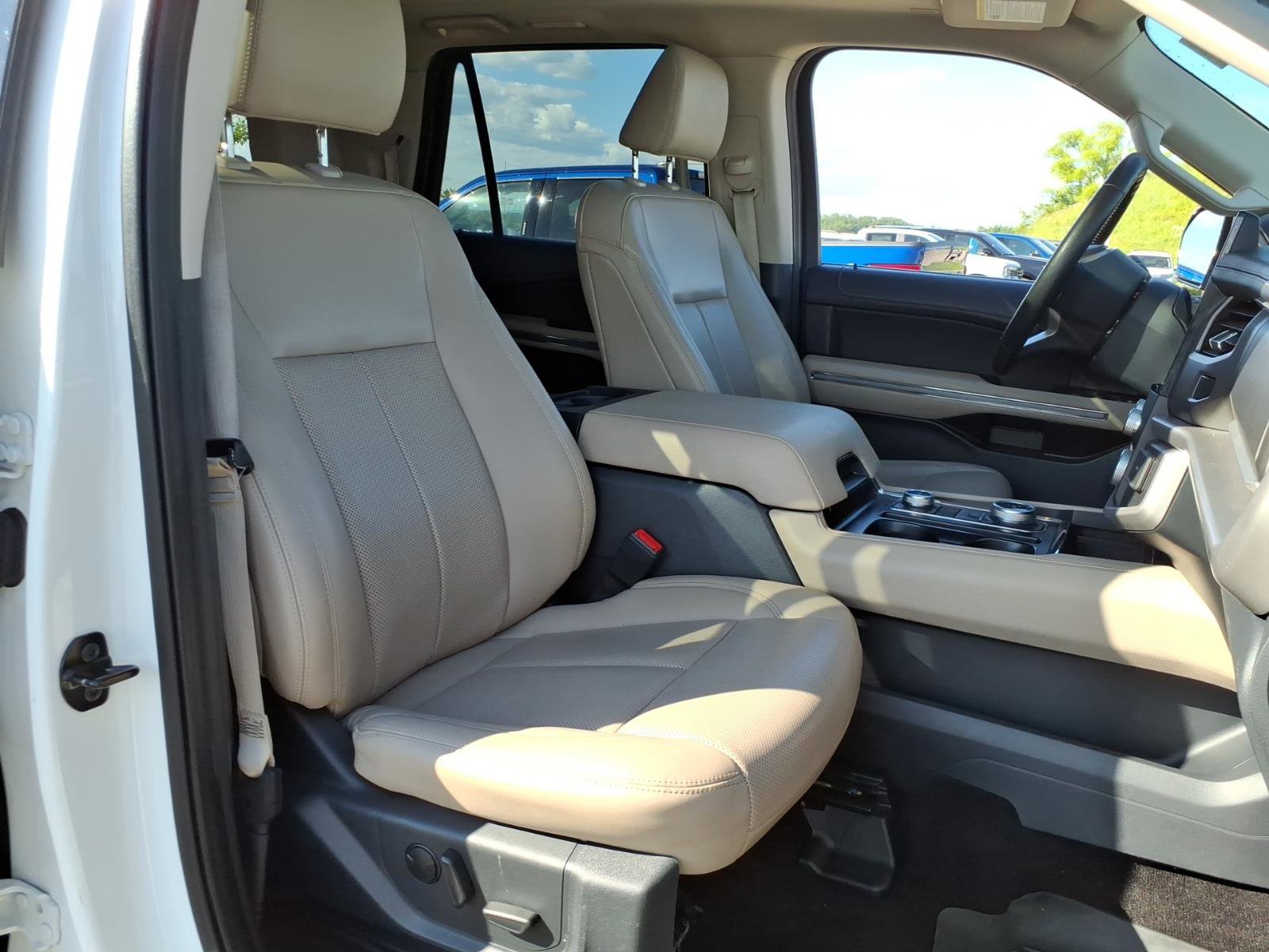 Used 2022 Ford Expedition Max XLT AWD/4WD image 8