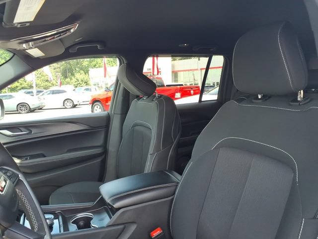 Used 2025 Jeep Grand Cherokee Laredo RWD image 15
