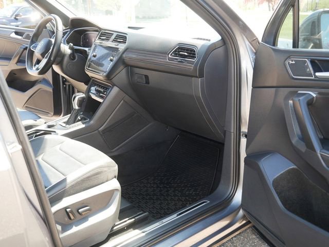 Certified 2023 Volkswagen Tiguan SEL R-Line AWD/4WD image 19