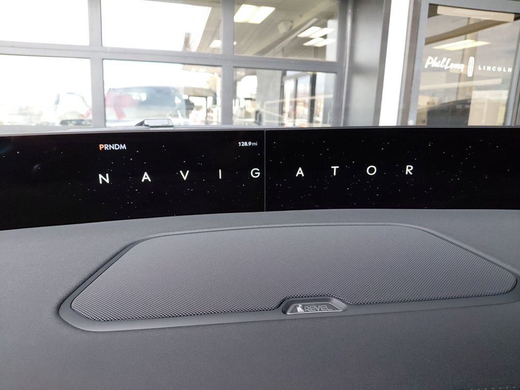 New 2026 Lincoln Navigator L Premier image 38