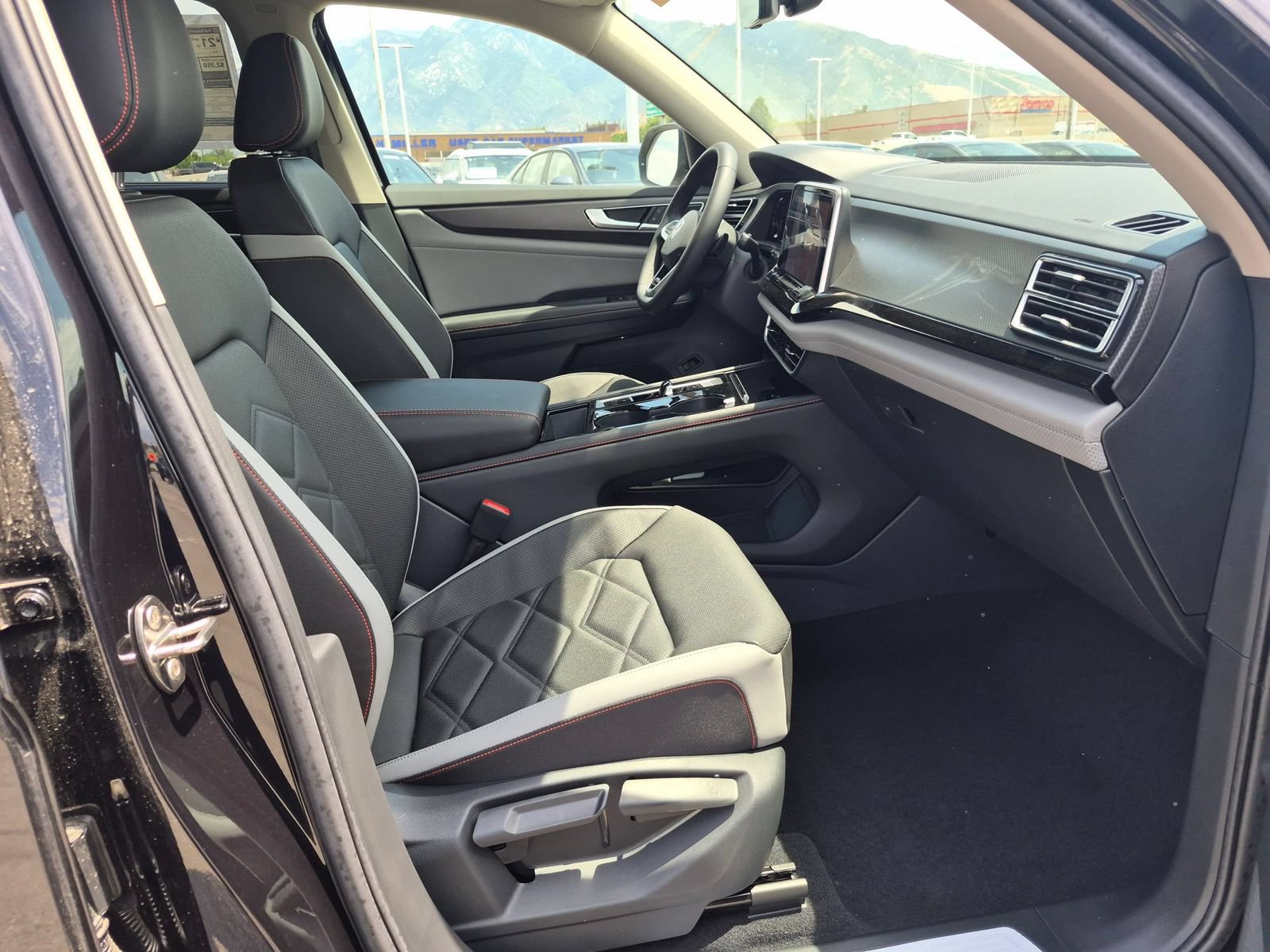 New 2026 Volkswagen Atlas Peak Edition AWD/4WD image 28