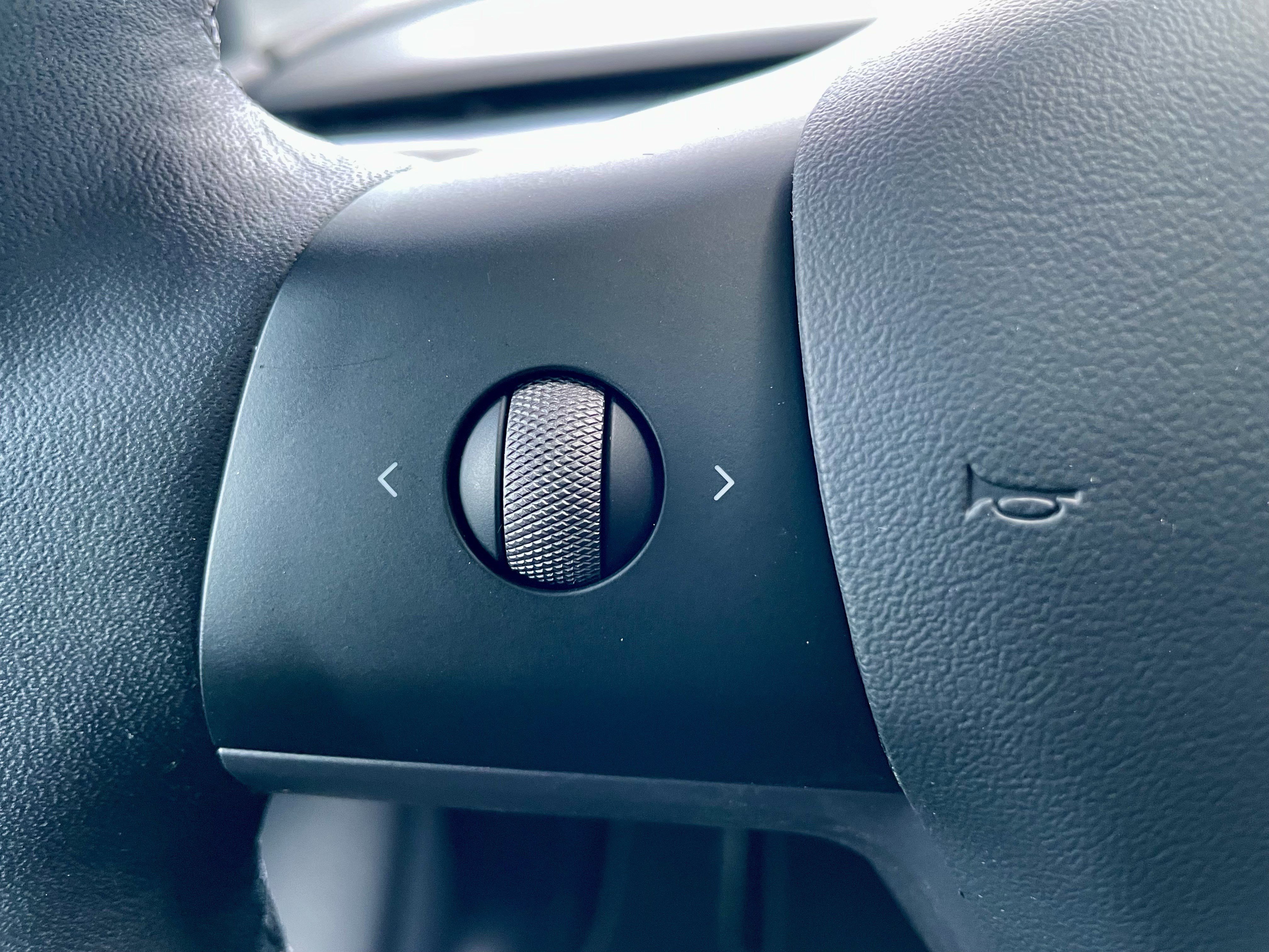 Used 2021 Tesla Model Y Long Range image 23