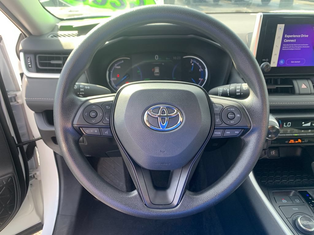 Used 2025 Toyota RAV4 XLE AWD/4WD image 26