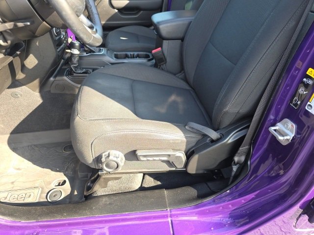 Used 2023 Jeep Wrangler Unlimited w/ Sun & Screen Package image 14