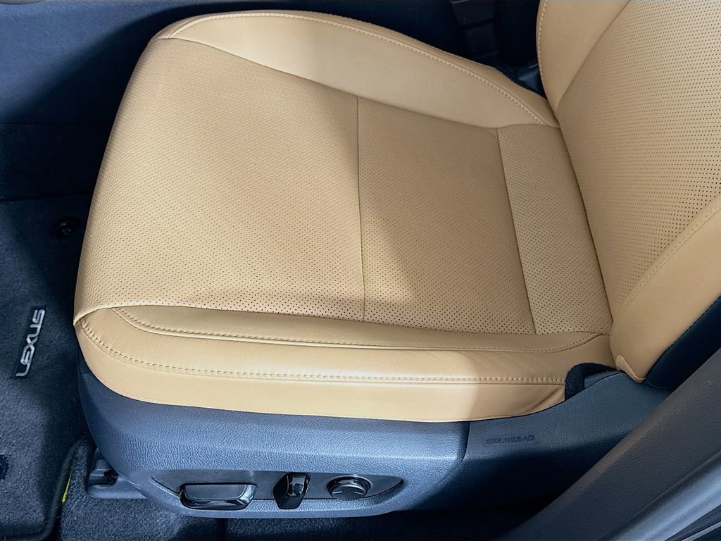 Certified 2025 Lexus RX 350 Premium w/ Technology Package image 20