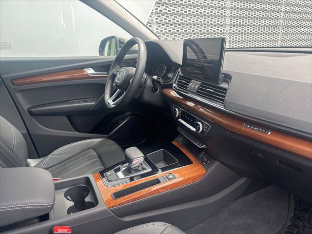 Used 2023 Audi Q5 2.0T Premium w/ Convenience Package AWD/4WD image 10