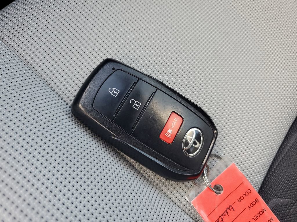 Certified 2025 Toyota Corolla SE image 28