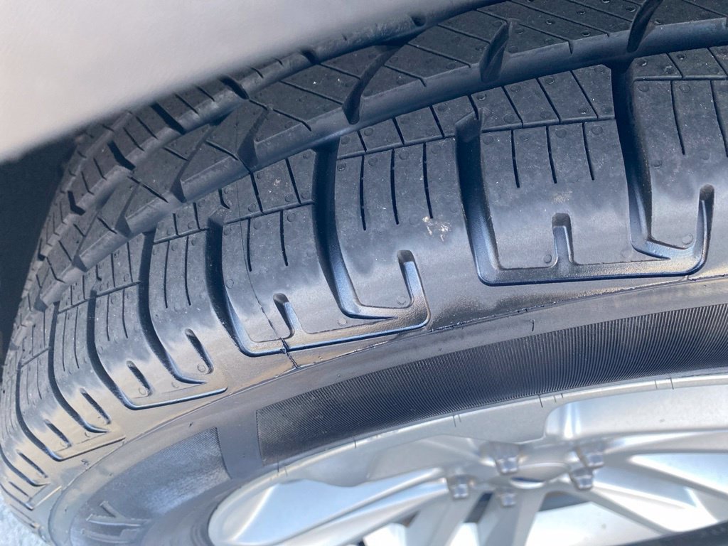 Used 2015 Ford Explorer XLT w/ Equipment Group 202A FWD image 39